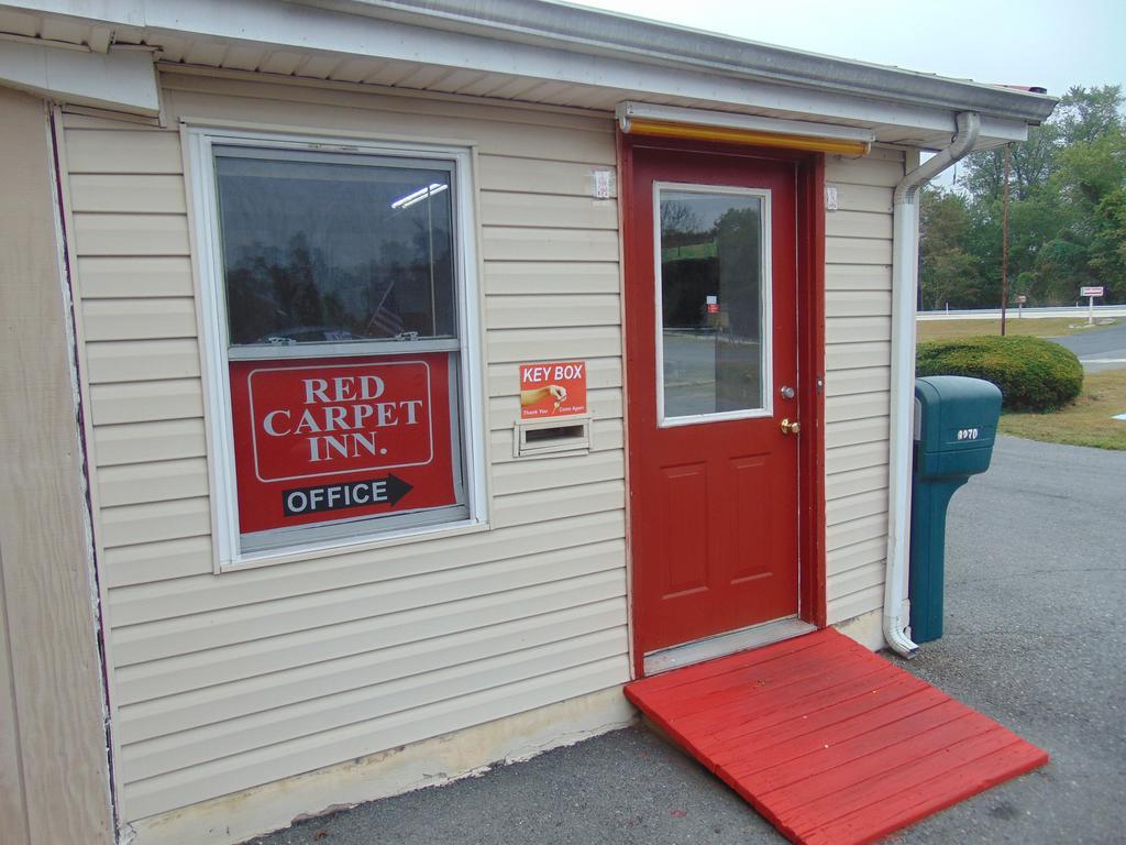 Red Carpet Inn Duncannon New Buffalo エクステリア 写真
